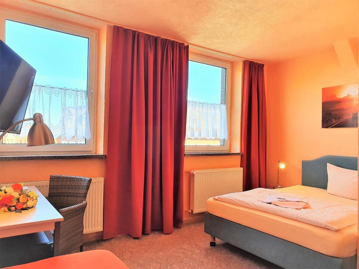 Hotel-Pension Gruene Linde Delitzsch Kültér fotó