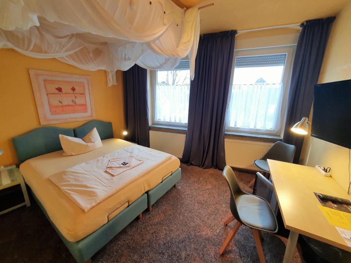 Hotel-Pension Gruene Linde Delitzsch Kültér fotó