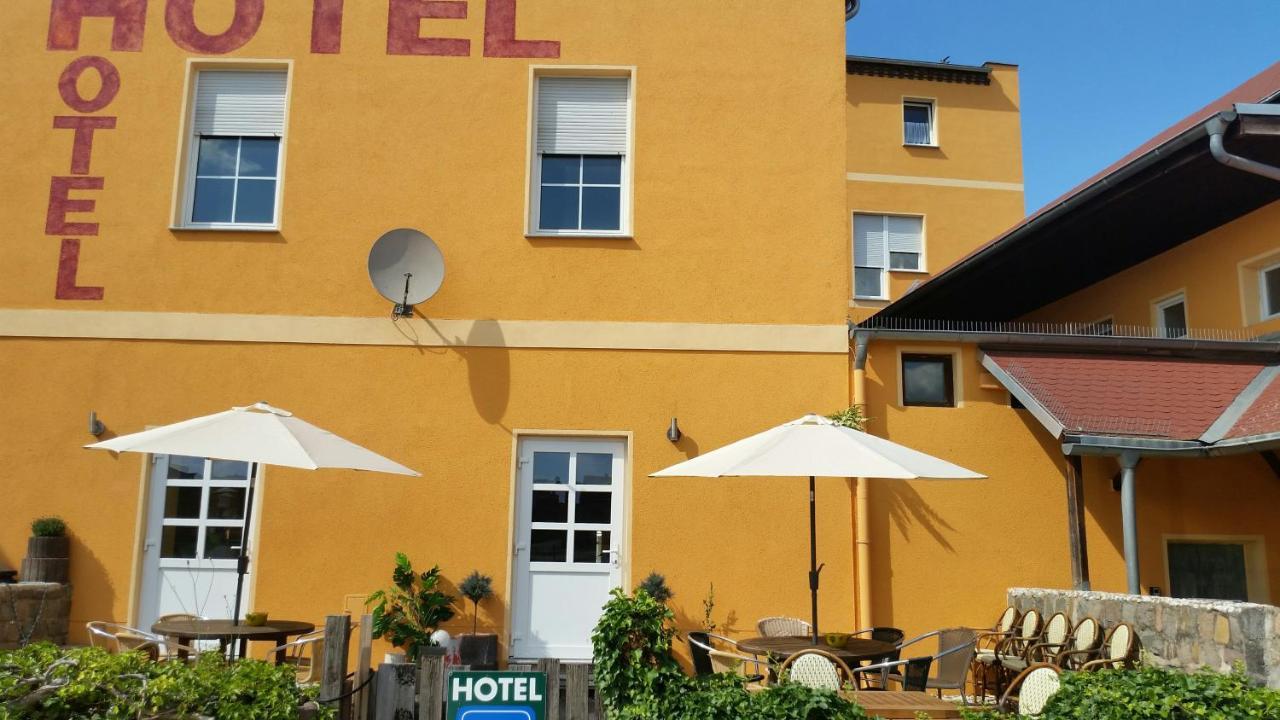 Hotel-Pension Gruene Linde Delitzsch Kültér fotó