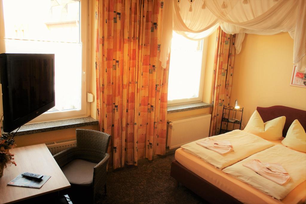 Hotel-Pension Gruene Linde Delitzsch Szoba fotó