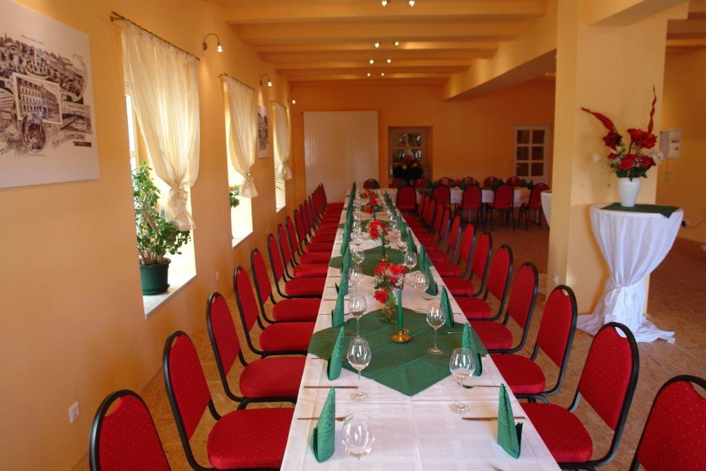Hotel-Pension Gruene Linde Delitzsch Kültér fotó